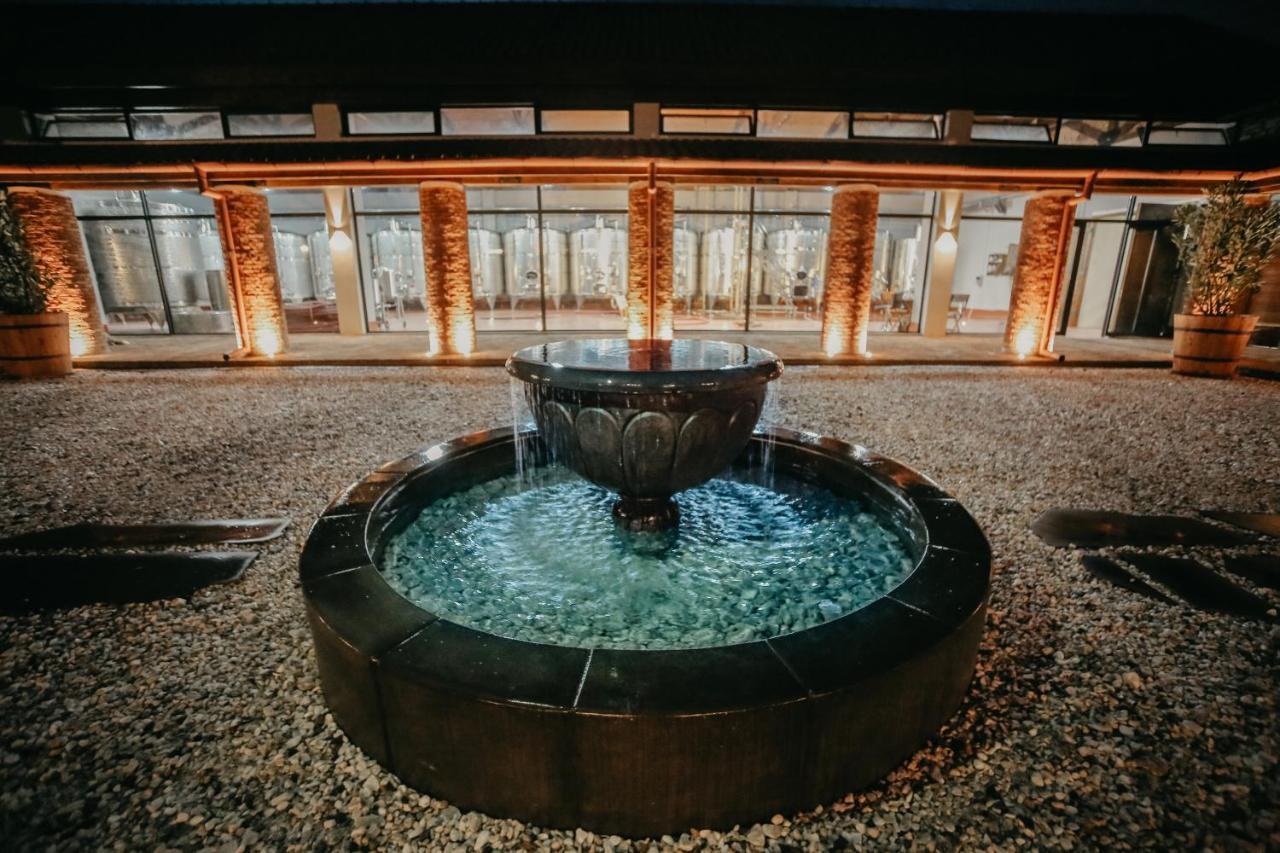 Chateau Mosmieri Hotel & Winery تأيلافي المظهر الخارجي الصورة